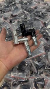 Chân xoay kính đa chiều 360 độ mẫu sọc viền gắn cho tất cả dòng xe – Version 02 (yêu cầu cắt bớt gọng kính zin) nhôm cnc TẶNG KÈM CỤC ĐÔN CHÂN KÍNH CÔNG DỤNG HẠ HOẶC NÂNG CHÂN KÍNH LÊN CAO