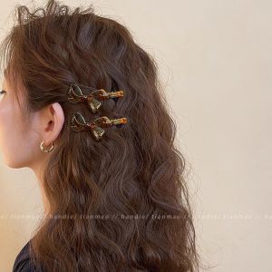 กิ๊บติดผมรูปผีเสื้อสไตล์ย้อนยุคสำหรับผู้หญิง กิ๊บติดผมหน้าข้าง กิ๊บติดผมหน้า กิ๊บติดผมหน้าตาข้าง รุ่นใหม่ปี 2025 กิ๊บติดผมผ้าอะซิเตทสุดหรูหรา