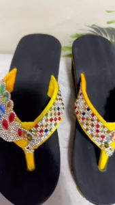 Dép xốp xỏ ngón quai kẹp nữ đính đá đế cao su cứng chống trơn trượt cao thấp đa dạng siêu nhẹ êm ái chắc chắn thời trang