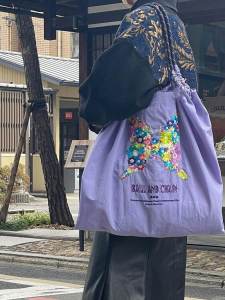 Eco-Friendly Ball Chain Embroidered Butterfly Tote Bag Canvas Womens Handbag Sweet Lady Style Casual Shopping Bag Soft Nylon Fabric