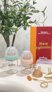 yootree Newborn Baby Bottle Gift Set Glass Feeding Bottle 90ml+150ml Anti Colic BPA Free Milk Bottle Set with Breast Like Silicone Nipple for Newborn Baby