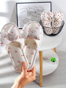 รองเท้าแตะผู้หญิงในบ้าน รองเท้าแตะขนแกะแบบสวมสบาย ด้านนอกกันลื่น ดีไซน์ผูกโบว์ รองเท้าแตะพื้นยางสวมใส่สบายสำหรับฤดูใบไม้ผลิและฤดูใบไม้ร่วง