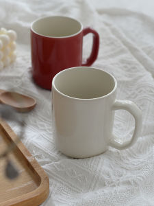 แก้วเซรามิคสีแดง MKEEPIN สไตล์ญี่ปุ่น เรียบง่าย สีคู่ถ้วยกาแฟสำหรับโฮมออฟฟิศ นักเรียน ใช้ป้องกันการแตกหักบรรจุภัณฑ์
