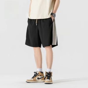 ROMON | กางเกงขาสั้นทรงตรงหลวมๆ สำหรับผู้ชาย ทรงลำลอง บางเฉียบ กางเกงขายาวทรงสปอร์ต ทรงลำลอง กางเกงขายาวชายชายหาด 5 นิ้ว