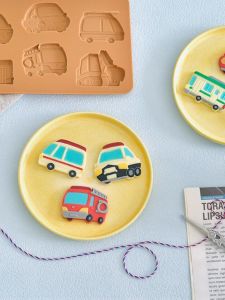 High Temperature Resistant Silicone Baking Tools Chocolate Candy Molds New Year Cartoon Design Food Grade Kitchen Cooking Utensils