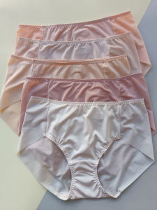 เรียบง่าย นม ผ้าไหม ไร้รอยต่อ ผู้หญิง ชุดชั้นในสามเหลี่ยม กางเกงชั้นในหญิง สูง เอว กางเกงใน ชุดชั้นในใส่สบาย สไตล์เกาหลี กางเกง
