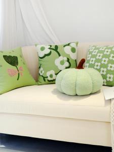 Green Small Clear Embroidered Cushion Living Room Sofa Pillowcase Minimalist Fashion Bedroom Bay Window Little Flower Cushion Original