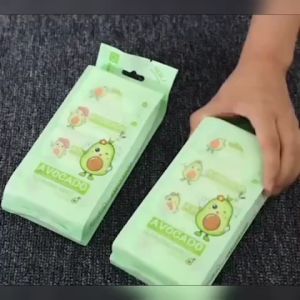 Wet Wipe ทิชชู่เปียก แบบพกพา ทิชชู่จิ๋ว คละลาย ลายน่ารักๆ นุ่ม ไม่ระคายเคือง ปลอดภัยสำหรับเด็ก ไม่มีน้ำหอม (1แพคมี8ห่อ) 1 ห่อมี 8 แผ่น