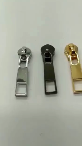 Aksesoris Tas Kepala Resleting BESI No. 5 (A) Kotak / Balok (Zipper puller) - (IMPORT)