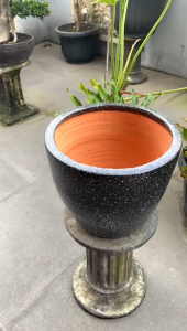 POT BUNGA GERABAH TANAH LIAT MOTIF SPRINKLE HITAM D37 T30 - GERABAH SPRINKLE D37 HITAM