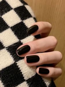 Pure Black Mini Wearable Nail Tips White Glossy Single Color Simple False Nails Easy to Peel off Nail Art Tools for Any Skin Type