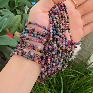 Q1599 Chuỗi 3v 4li Tourmaline đa sắc đang sale sâu sắc  - Phong Thuỷ TUDO