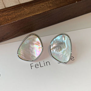 Natural White Mother of Pearl Earrings Irregular Design Luxury Sensation for Women New 2025 Fashion Jewelry Ear Studs