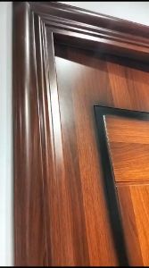 PINTU UTAMA / KAMAR/ PERUMAHAN/ KOS / HOTEL / KONTRAKAN /1 SETT KUSEN DAUN PINTU 4 ENGSEL TERPASANGKARET PEREDAM SEKELILING KUSEN DAN 1 FULL SETT HANDLE LENGKAP DENGAN 5 TITIK PENGUNCIAN
