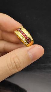 แหวนโกเมน( Garnet) สีแดง ตัวเรือนเงินแท้ 92.5 % ชุบทองคำ ไซด์นิ้ว 64 หรือเบอร์ 10.5US พลอยแท้จากบ่อจันทบุรี สินค้ามีใบรับประกัน