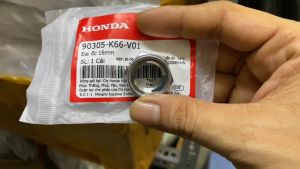 Đai ốc 16mm dùng chung nhiều xe (90305K66V01)