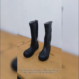 Sepatu Boot Ujung Besi Safety: Pilihan Terbaik untuk Proyek