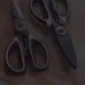 Gunting Tebal Dapur Serbaguna Ikan Ayam Daging Stainless Steel Black Murah