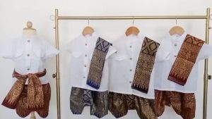 ชุด ราชประแตนแขนสั้นรุ่นโจงพิมพ์ทอง ชุดไทยเด็กผู้ชาย