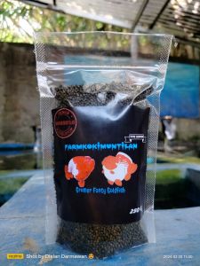pakan koki pelet goldfish 250 G cocok untuk groming ikan koki