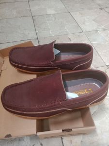 sepatu kasual pria dewasa bahan kulit