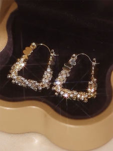 Fashionable U-Shaped Silver Earrings Womens Luxury Design High-End Feelings Ear Jewelry 2024 New Popular Unique Ear Accessories