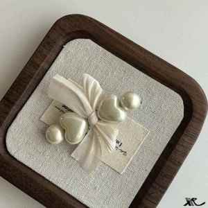 Sweet Pearl Butterfly Knot Hair Clip Duckbill Hair Clip Travel Hair Card Elegant Hair Accessories for Women Girls