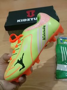 KIDZTUBS Sepatu Sepak Bola Anak Laki Laki Size 28 29 30 31 32 33 34 35 36 37 KDZ1233113024