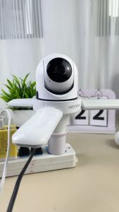 V380 Pro CCTV 360 Bulb 1080P HD Wireless WiFi Camera Auto Tracking Full Color Night Vision PTZ Security Camera E27 Connector Bulb Camera With Voice Connect To Cellphone