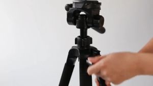 【Fast Shipping】ST-666 Portable Aluminum Dslr Tripod Camera Stand Cellphone Tripod Stand Vlogging Ringlight Holder