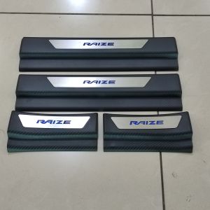 Sillplate samping Toyota Raize sill plate carbon samping pijakan kaki