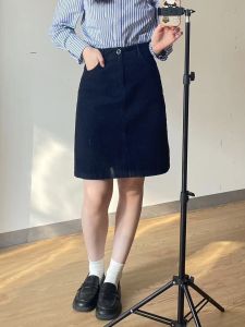 Retro Wine Red Velvet A-Line Skirt for Women Plus Size High Waist Slimming Hip Covering Short Work Skirt for Autumn Winter