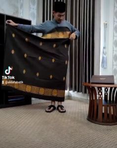 SARUNG BATIK PINTU ACEH SARUNG BATIK PEKALONGAN