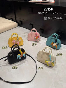 Fashionable Small Genuine Leather Shell Handbag Stylish Shoulder Crossbody Bag for Commuting And Daily Use Versatile Handbag