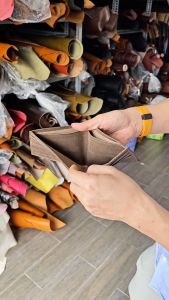 Ví da bò nam cao cấp da bò sáp thương hiệu uy tín Longdo Leather - B01