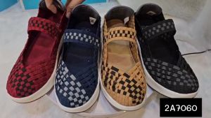 รองเท้าผ้าใบ ยางยืด สุขภาพ รองเท้าผ้าใบผญ รองเท้า แฟชั่น ญ รองเท้าผ้าใบใส่ทำงาน Elastic Shoes น้ำหนักเบา สูง 2 นิ้ว 2A7060