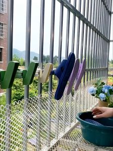 Anti Hanging Shoe Rack Multifunction Rack Fixed Shoe Quick Drain For Balcony Window School Sport Use Penyangkut Kasut 晒鞋架