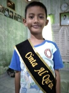 SELEMPANG WISUDA Anak SELEMPANG TPQ SELEMPANG HATAMAN cepat jadi harga murah kain Bludru Bordir Mesin custom Nama
