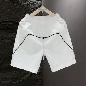 กางเกงขาสั้นชายทรงหลวมพิเศษสีขาวสไตล์ลำลองสำหรับฤดูร้อน 2025 กางเกงขาสั้นชายหาดที่สวมใส่สบายสำหรับวัยรุ่น