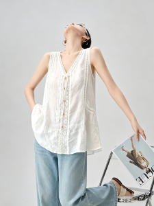 GULILI | Forest Style Lace Spliced V-Neck Wooden Button Loose Fitting Sleeveless Top