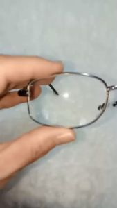 Kacamata Lensa Plus Rabun Dekat: Solusi Frame Besi Anti Silau