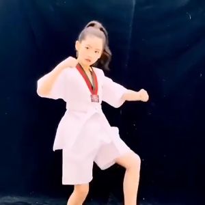 With White Belt taekwondo uniform for For Adult Children