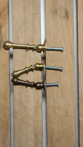 Knop Laci Kuningan Antik Motif Godo