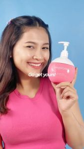 Glad2Glow Creamy Berry Overnight Bright Body Serum 300ml\\n\\n Apa itu Glad2Glow Creamy Berry Overnight Bright Body Serum 300ml?\\n\\nGlad2Glow Creamy Berry Overnight Bright Body Serum adalah produk kecantikan yang dirancang khusus untuk kulit Anda. Serum ini memiliki volume 300ml dan merupakan pilihan ideal bagi mereka yang mencari serum pemutih alami untuk kulit. Dengan komposisi bahan alami yang kaya, serum ini dapat membantu mencerahkan kulit dan memberikan hasil yang diharapkan dalam waktu singkat.\\n\\n Komposisi & Manfaat\\n\\nKomposisi Glad2Glow Creamy Berry Overnight Bright Body Serum terdiri dari berbagai bahan alami yang dipilih dengan cermat untuk memberikan manfaat maksimal bagi kulit Anda. Beberapa manfaat utama dari serum ini termasuk:\\n\\n- Mencerahkan kulit secara alami\\n- Melembabkan kulit\\n- Melindungi kulit dari kerusakan akibat sinar matahari\\n- Membantu mengurangi noda hitam dan bercak hitam pada kulit\\n\\n Cara Menggunakan Serum Pagi & Malam\\n\\nUntuk mendapatkan hasil maksimal dari Glad2Glow Creamy Berry Overnight Bright Body Serum, Anda dapat menggunakan serum ini sebagai bagian dari rutinitas perawatan kulit pagi dan malam hari Anda. Berikut adalah cara penggunaan yang disarankan:\\n\\n- Bersihkan kulit Anda sebelum menggunakan serum\\n- Oleskan serum pada kulit yang sudah bersih\\n- Gunakan serum pagi sebelum keluar rumah untuk melindungi kulit dari kerusakan akibat sinar matahari\\n- Gunakan serum malam sebelum tidur untuk membantu regenerasi sel kulit\\n\\n Manfaat Serum Pemutih Alami untuk Kecantikan\\n\\nSerum pemutih alami seperti Glad2Glow Creamy Berry Overnight Bright Body Serum dapat memberikan banyak manfaat bagi kulit Anda. Beberapa manfaat utama dari serum pemutih alami termasuk:\\n\\n- Mencerahkan kulit secara alami\\n- Mengurangi noda hitam dan bercak hitam pada kulit\\n- Melembabkan kulit\\n- Melindungi kulit dari kerusakan akibat sinar matahari\\n\\n Perbedaan antara Serum Pagi & Malam\\n\\nSerum pagi dan malam memiliki fungsi yang berbeda dalam perawatan kulit Anda. Serum pagi dirancang untuk melindungi kulit dari kerusakan akibat sinar matahari dan polusi, sementara serum malam membantu regenerasi sel kulit dan mengurangi noda hitam dan bercak hitam pada kulit.\\n\\n Hasil yang Diharapkan\\n\\nGlad2Glow Creamy Berry Overnight Bright Body Serum dapat memberikan hasil yang diharapkan dalam waktu singkat. Beberapa hasil yang mungkin Anda dapatkan termasuk:\\n\\n- Kulit yang lebih cerah dan sehat\\n- Mengurangi noda hitam dan bercak hitam pada kulit\\n- Melembabkan kulit\\n- Melindungi kulit dari kerusakan akibat sinar matahari\\n\\n Kesimpulan\\n\\nGlad2Glow Creamy Berry Overnight Bright Body Serum adalah pilihan ideal bagi mereka yang mencari serum pemutih alami untuk kulit. Dengan komposisi bahan alami yang kaya, serum ini dapat membantu mencerahkan kulit dan memberikan hasil yang diharapkan dalam waktu singkat. Gunakan serum ini sebagai bagian dari rutinitas perawatan kulit pagi dan malam hari Anda untuk mendapatkan hasil maksimal.\\n\\n Rekomendasi Produk Kecantikan\\n\\nSelain Glad2Glow Creamy Berry Overnight Bright Body Serum, ada beberapa produk kecantikan lainnya yang dapat Anda pertimbangkan untuk menunjang perawatan kulit Anda. Beberapa rekomendasi produk kecantikan termasuk:\\n\\n- Sabun wajah\\n- Toner\\n- Pelembab\\n- Sunscreen\\n\\n Tips Menggunakan Serum untuk Kecantikan\\n\\nBerikut adalah beberapa tips menggunakan serum untuk kecantikan:\\n\\n- Gunakan serum sesuai dengan jenis kulit Anda\\n- Gunakan serum sebagai bagian dari rutinitas perawatan kulit pagi dan malam hari Anda\\n- Gunakan serum pagi sebelum keluar rumah untuk melindungi kulit dari kerusakan akibat sinar matahari\\n- Gunakan serum malam sebelum tidur untuk membantu regenerasi sel kulit\n}