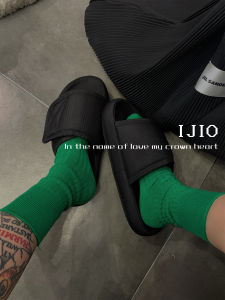 IJIO คู่ผ้าฝ้ายถุงเท้ากลางลูกวัวสีเรียบง่ายกีฬาสไตล์ซ้อนถุงน่องสําหรับผู้ชายและผู้หญิง Moisture Wicking