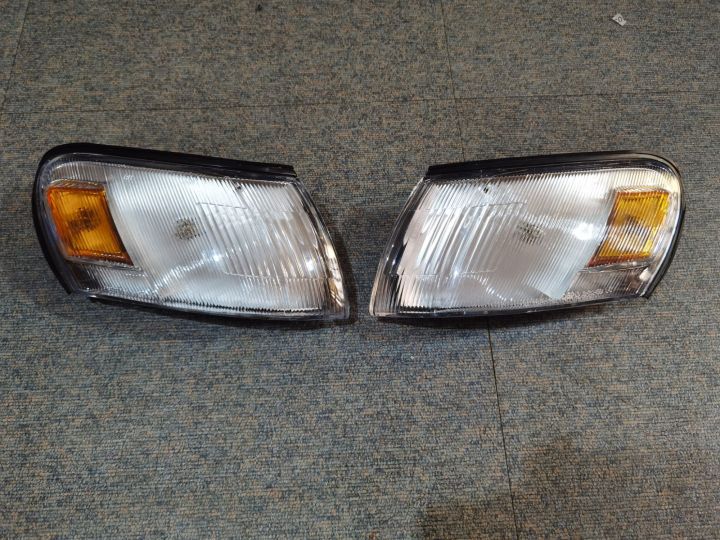 Signal light Corner light Toyota Corolla Bigbody Big body 19931997 Yr