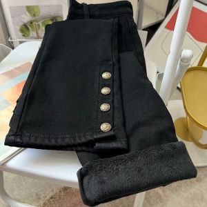 กางเกงยีนส์ทรงตรงเอวสูงหนา ทรงเข้ารูป ทรงสลิมฟิต กางเกงขายาวทรงตรง ทรงหลวม ทรงลำลอง ทรงย้อนยุค สไตล์วินเทจ