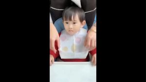 Celemek Anak Bayi Makan Sekali Pakai isi 10Pcs Praktis Apron Penyerap air liur waterproof
