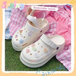 DMshoes แฟชั่นมาแรง รองเท้าแตะแบบสวมแฟชั่น ดีเทลสวยมาก สีทูโทนสุดหวาน มีให้เลือกหลายสี ฟรีตัวติดเซ็ทสุดเก๋ ราคาไม่แรง คุ้มค่าคุ้มราคามาก วางขายแล้ววันนี้