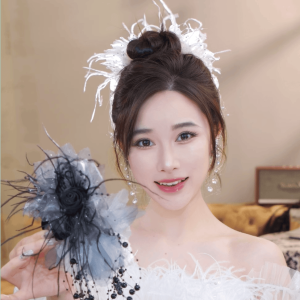 Elegant Rose Flower Feather Shark Bite Hair Clip: A Stylish Accessory for Women